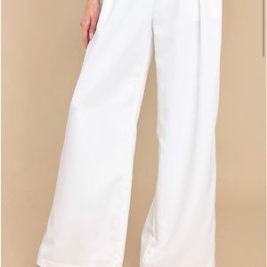 White dress pants with polished wide leg. pant from Red Dress. Size XL